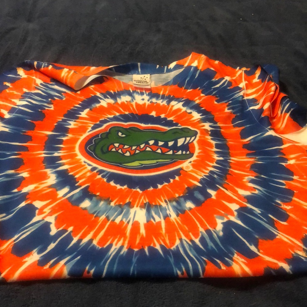 Gator tie dye shirt
